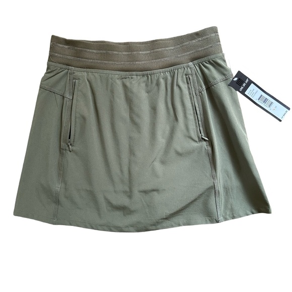 Green Skirt Size Small New With Tags - Picture 7 of 9